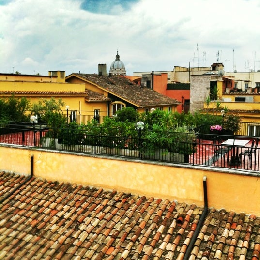 Foto tirada no(a) The First Luxury Art Hotel Roma por Mila S. em 7/24/2012