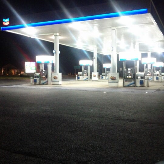 Chevron Gas Station in Freeport