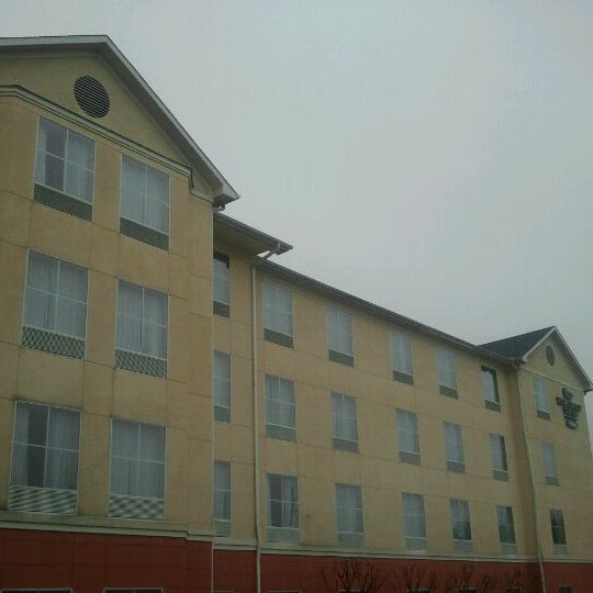 รูปภาพถ่ายที่ Homewood Suites by Hilton โดย Dawna H. เมื่อ 3/11/2012