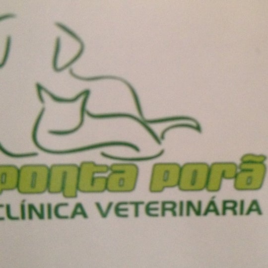 7/13/2012にCamila M.がPonta Porã Clínica Veterináriaで撮った写真