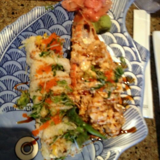 Foto tomada en Oishi Sushi &amp; Steakhouse  por ROSS el 2/23/2012