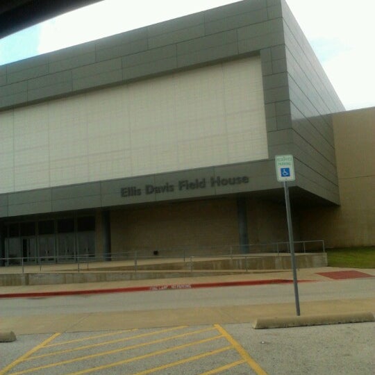 Ellis Davis Fieldhouse Southwest Dallas 3 tips from 273 visitors
