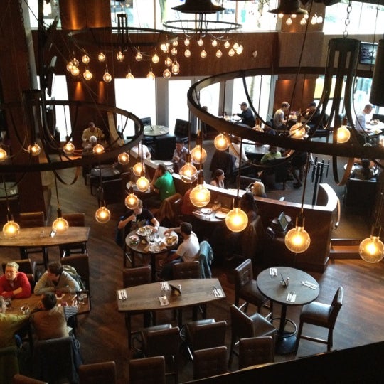 Earls Restaurant in Downtown Vancouver