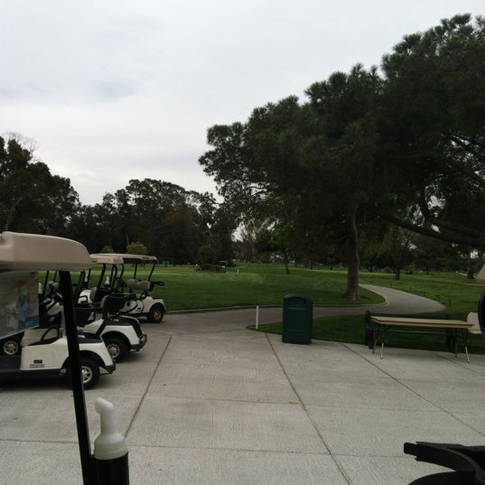 รูปภาพถ่ายที่ Chester Washington Golf Course โดย Donald K. เมื่อ 4/24/2012