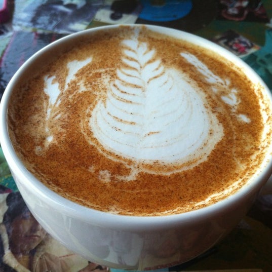 5/23/2012にKevin J.がDessert Oasis Coffee Roastersで撮った写真