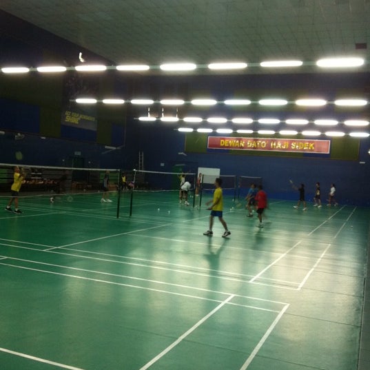 Photo taken at Selangor Badminton Association by Karthigesu K. on 6/19/2012