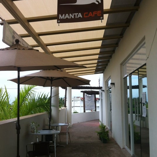 รูปภาพถ่ายที่ Manta Cafe Bucerias   (www.mantacafe.com) โดย Olivia R. เมื่อ 7/20/2012