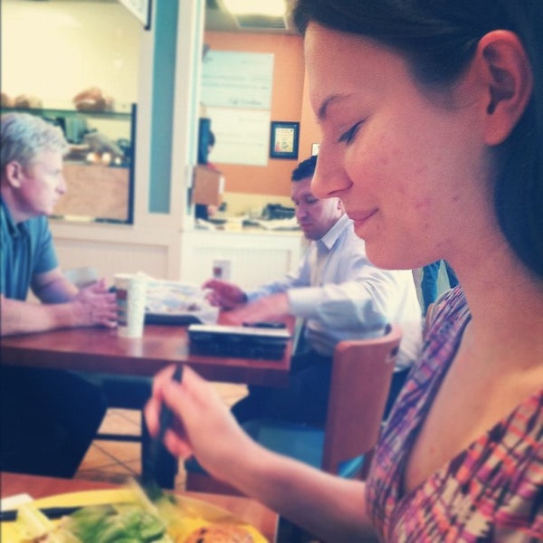 8/22/2012 tarihinde Hannah R.ziyaretçi tarafından Café Carolina and Bakery'de çekilen fotoğraf