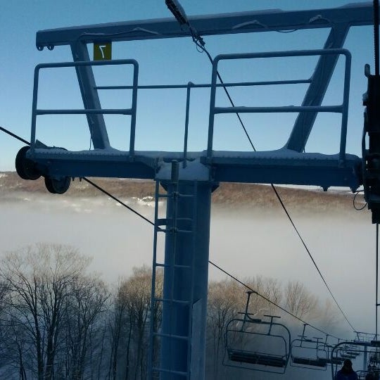 รูปภาพถ่ายที่ HoliMont Ski Area โดย Karyn P. เมื่อ 1/15/2012