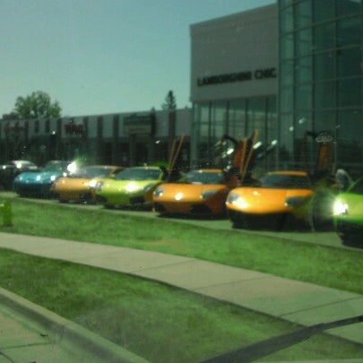Снимок сделан в Lamborghini Chicago пользователем Juan U 6/26/2012