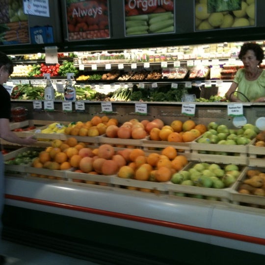 MOM's Organic Market Grocery Store in Rockville