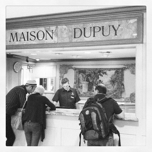 10/17/2011 tarihinde Matt B.ziyaretçi tarafından Maison Dupuy'de çekilen fotoğraf