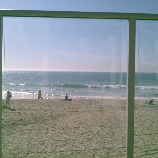 Das Foto wurde bei Beach Terrace Inn von Suzanne F. am 11/2/2011 aufgenommen