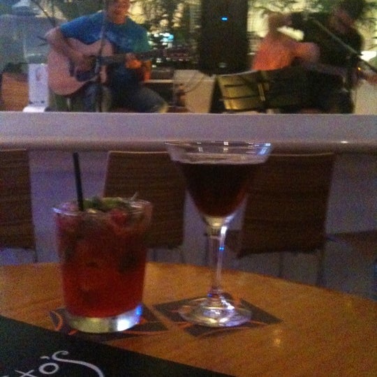 Try the strawberry daiquiri you won't be disappointed! Great live tunes on a Saturday night.