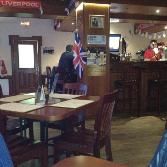 Foto diambil di Anfield Pub oleh Konstantin V. pada 2/26/2012