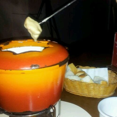 Photo taken at Cantina Don Fondue by Guilherme C. on 12/4/2011