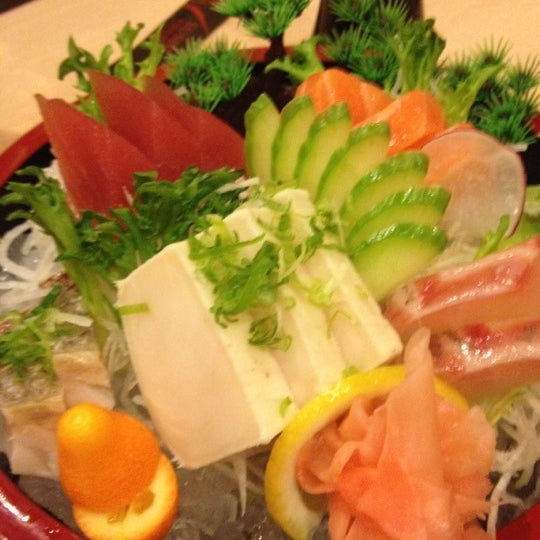 รูปภาพถ่ายที่ Sushi Oishii โดย ⭐️Pam⭐️ เมื่อ 5/2/2012