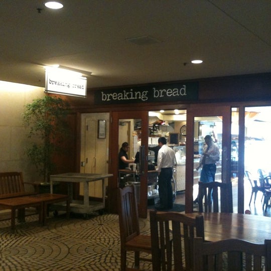 Foto tirada no(a) Breaking Bread por Ronda B. em 4/11/2011