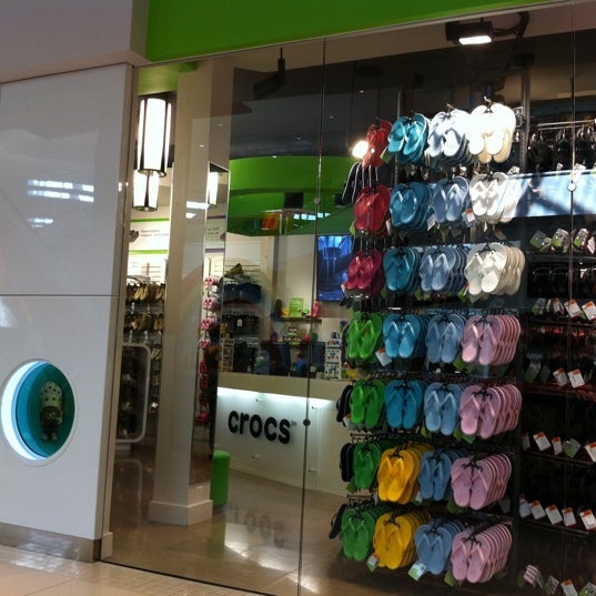 crocs aventura mall