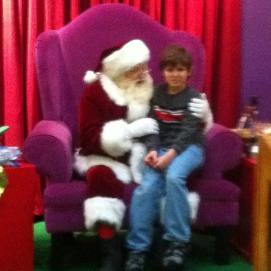 Photos with Santa, always worth it. Get a fast pass online to avoid the long lines.