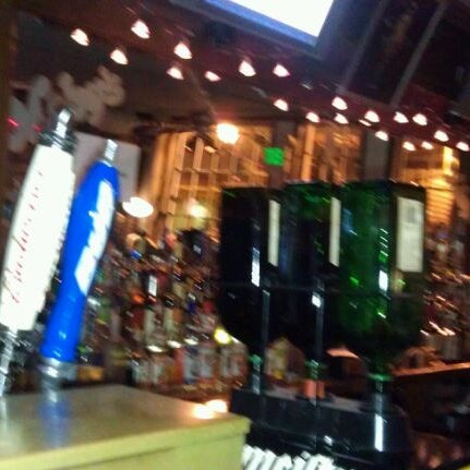 Foto diambil di Rodos Bar oleh Jessica pada 11/4/2011