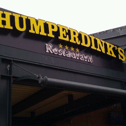 รูปภาพถ่ายที่ Humperdinks Restaurant &amp; Brewpub - Addison โดย Michael G. เมื่อ 10/23/2011