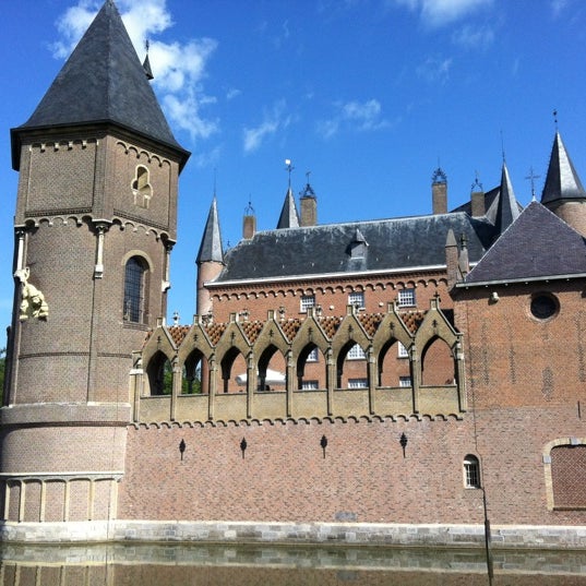Photo taken at Kasteel Heeswijk by R.G. A. on 8/5/2012