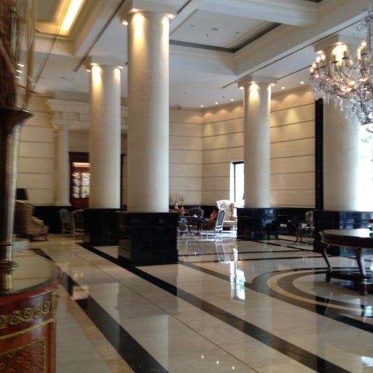 Foto diambil di Diplomatic Hotel oleh Junior M. pada 3/19/2012