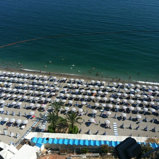 Das Foto wurde bei Lloyd&#39;s Baia Hotel von Viaggiare L. am 7/7/2012 aufgenommen