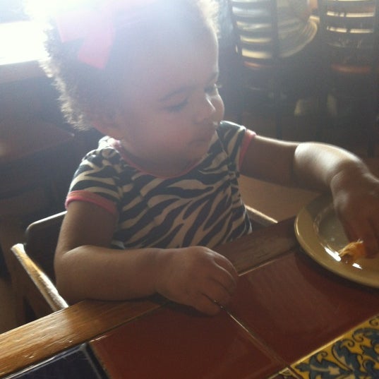 Photo taken at Chili&#39;s Grill &amp; Bar by Samantha on 8/11/2012