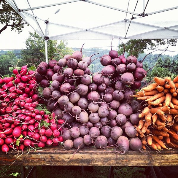 7/28/2012 tarihinde John A.ziyaretçi tarafından Chappaqua Farmers Market'de çekilen fotoğraf