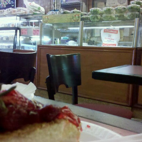 รูปภาพถ่ายที่ The Bread Factory Cafe โดย Mr. Matt เมื่อ 9/5/2011