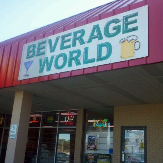 รูปภาพถ่ายที่ Beverage World โดย Dawg O. เมื่อ 11/17/2011