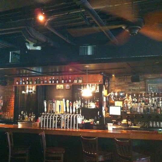 รูปภาพถ่ายที่ Water Street Restaurant and Lounge โดย Ludmilla R. เมื่อ 8/7/2012