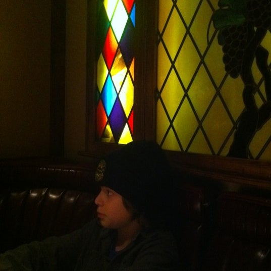 Foto tirada no(a) Noah&#39;s Ark Restaurant &amp; Lounge por Domestica h. em 1/4/2012