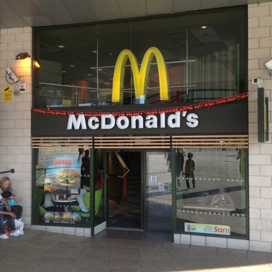 Foto scattata a McDonald&#39;s da iDimka il 5/27/2012
