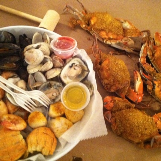 L.P. Steamers Seafood Restaurant in Locust Point