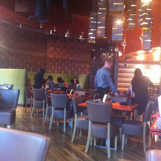 Foto tomada en Steel Restaurant &amp; Lounge  por Wendy G. el 8/9/2011