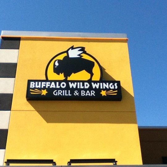 Снимок сделан в Buffalo Wild Wings пользователем Chris C. 9/7/2012.