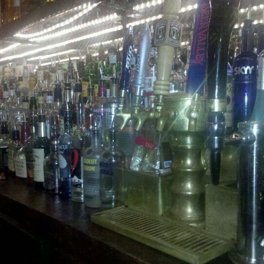 Foto tomada en Mackey&#39;s Steakhouse and Pub  por Stacey M. el 2/2/2012