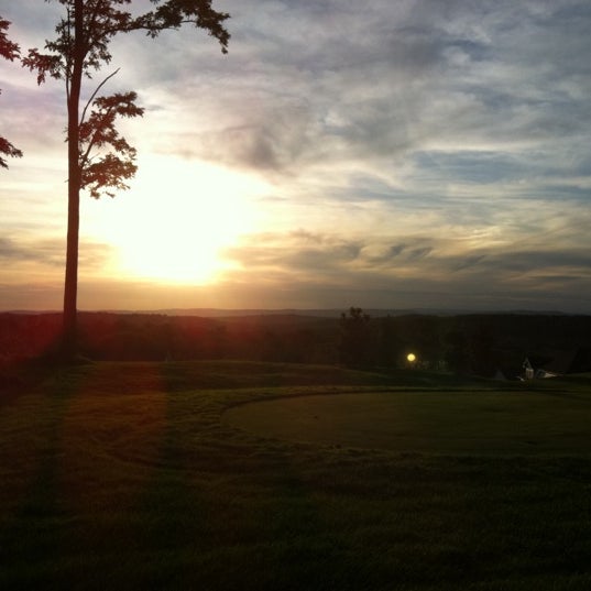 Снимок сделан в Beekman Golf пользователем ashley h. 9/26/2011