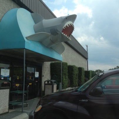 Photo taken at That Fish Place - That Pet Place by Kim E. on 8/2/2012
