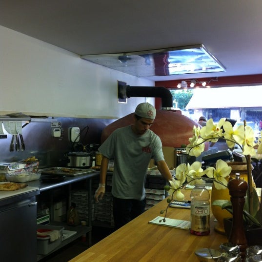 6/29/2012 tarihinde B S.ziyaretçi tarafından Coney Island Pizza'de çekilen fotoğraf