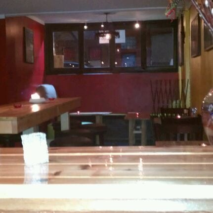 2/5/2012にSergio P.がEl Kallejon Wine and Tapas Barで撮った写真