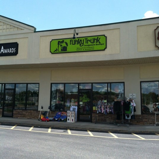 Consigning Closets Newnan Dandk Organizer