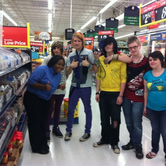 Walmart Supercenter Kingsport'da Hipermarket