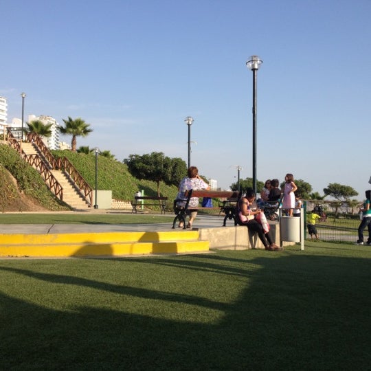 Photo taken at Parque Yitzhak Rabin by Pedro S. on 1/19/2012