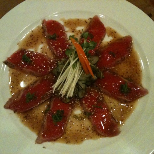 Снимок сделан в California Roll &amp; Sushi Fish пользователем Ellie H. 12/24/2010