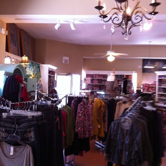 Бутик свет и блеск- не просто шик! это новенький бутик. Chic boutique. Chic boutique 2003. Шик бутик сургут. Chic boutique.