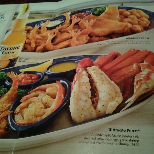 Photo taken at Red Lobster by Caly S. on 6/30/2012